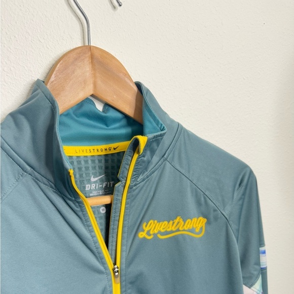 Nike Live Strong Dri-FIT Full-Zip Jacket – Size Medium - Picture 3 of 7